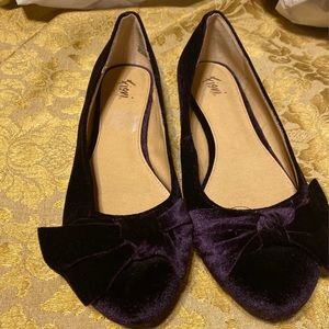 New fioni purple velvet flats 8.5